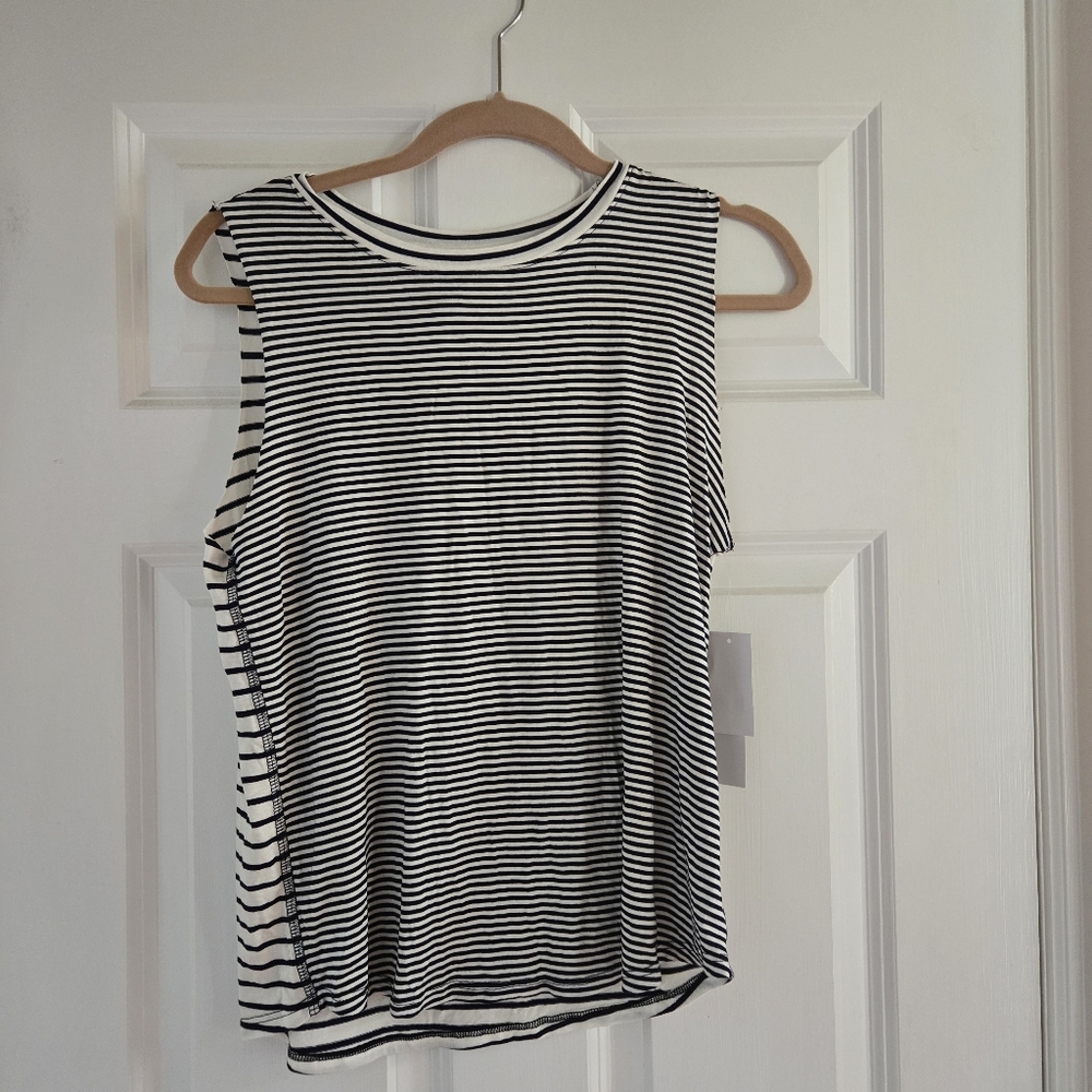 NWT Design Lab Lord & Taylor Top S Navy White Striped Sleeveless Tank Rayon